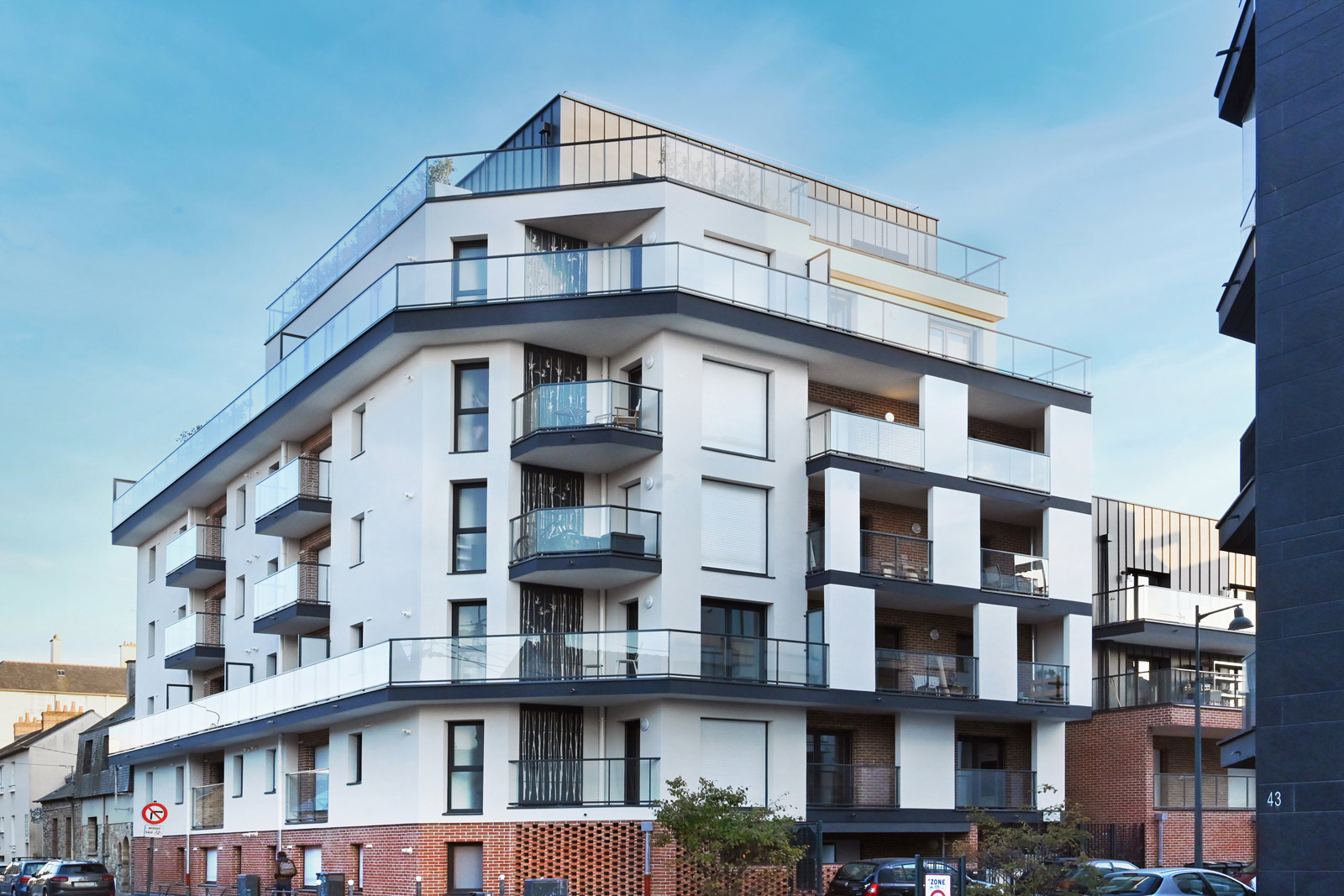 PATIO VOLTAIRE, Construction de logements collectifs